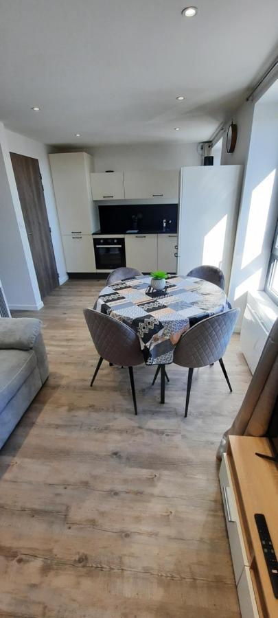 Les Appartements De La B Saint-Benoît-des-Ondes Exterior foto